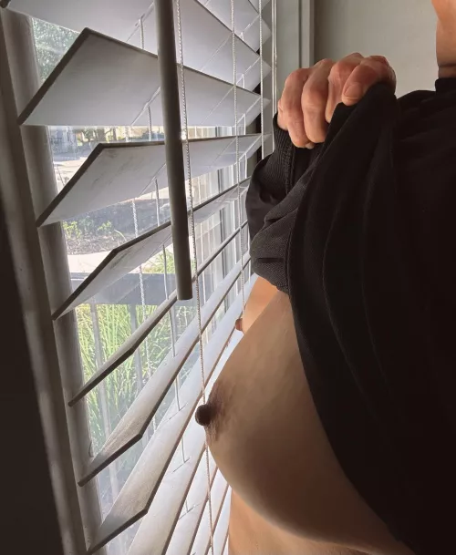 New neighbors moving in! Time to go make [f]riends with hot hubby 😜 👋 😈 👅💦😈 [f]