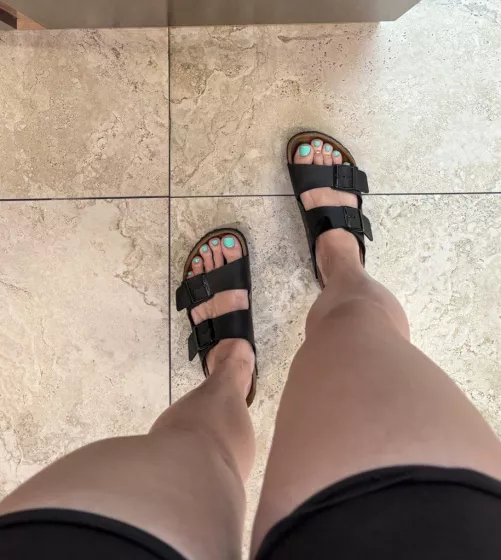 New pedi in my Arizonas! 