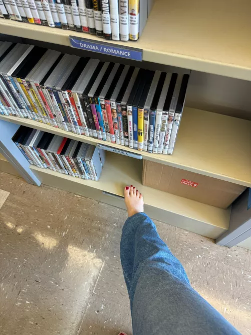 Toes or soles? Which one you will worship in the library?
