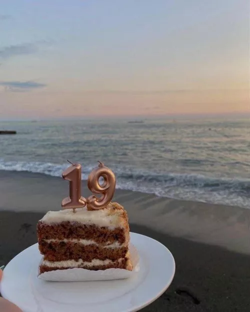 Tomorrow is my birthday and I deserve to be treated like a princess👸🏽& alpha is taking me out to a restaurant but I want every penny he spends on me reimburse so start fulling my account “today” with your money💕☺️