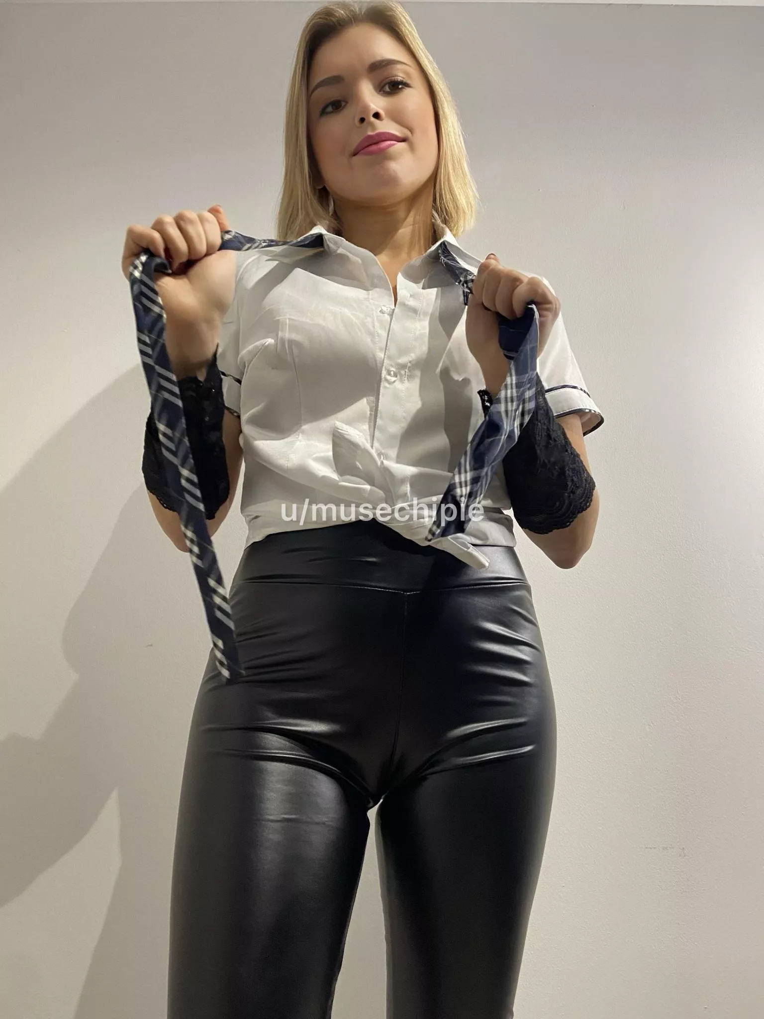 Un volontaire pour mettre sa langue dans ma fente ?