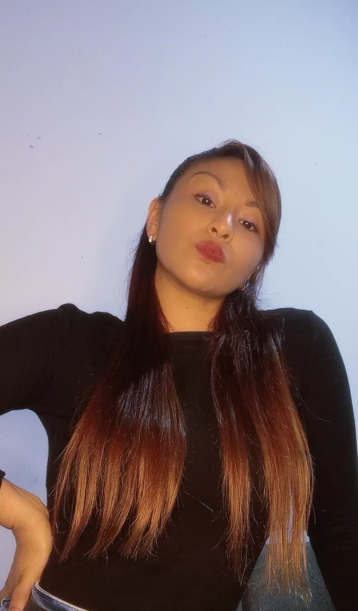 Would you like to see these red lips on your cock