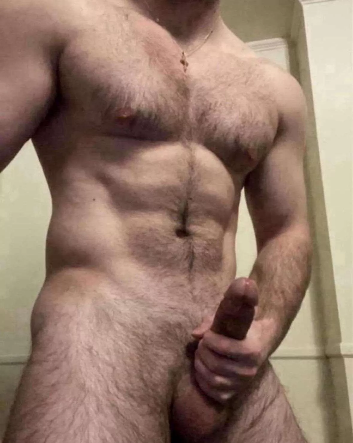 24 Muscular BWC Top Stroking RN. Looking for longterm sluts. Femboys or Smooth Twinks. Add me @ trent_zab