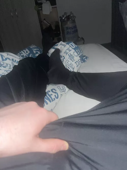 25 uk school teacher by day, gooner  by night😵‍💫😈 edging and bating right now….need some verbal lads to join me! . Phone wank or goon session wanted, send your asl when you add me x snap is gb_20240