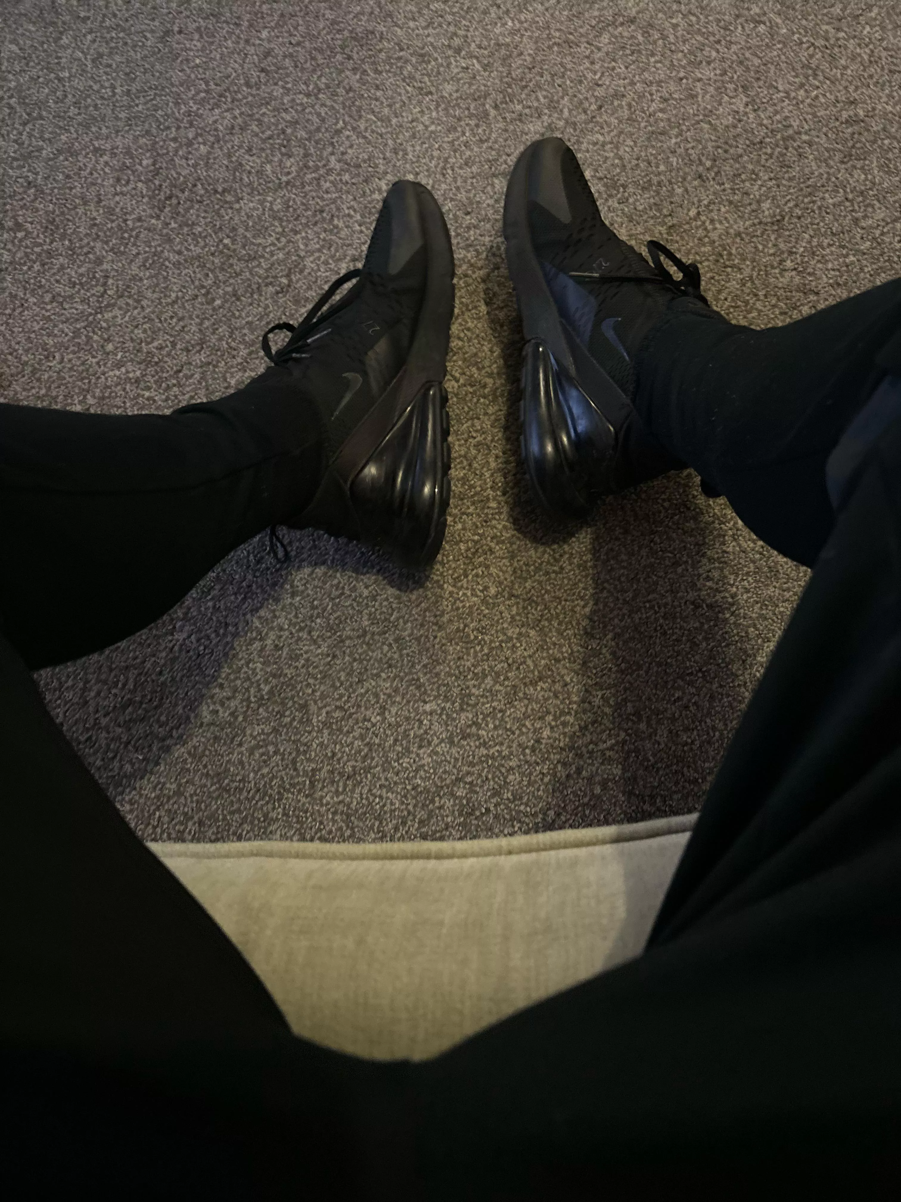 26 uk lad. Come service these