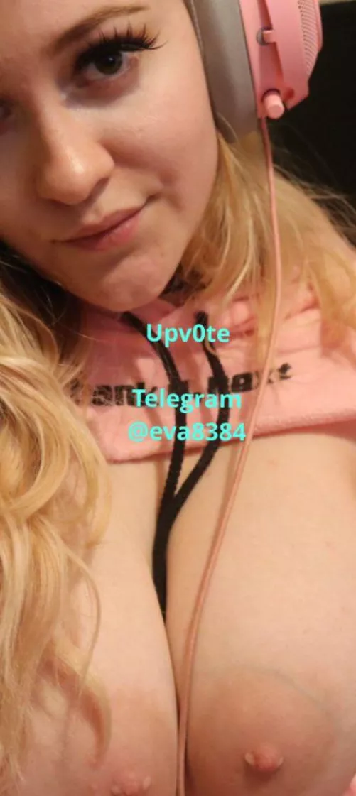 26[F4M] S'ending nudes to e'veryone who like this just because i'm horny