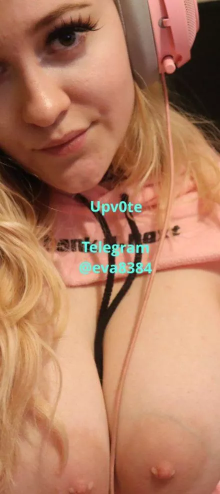 26[F4M] S'ending nudes to e'veryone who like this just because i'm horny