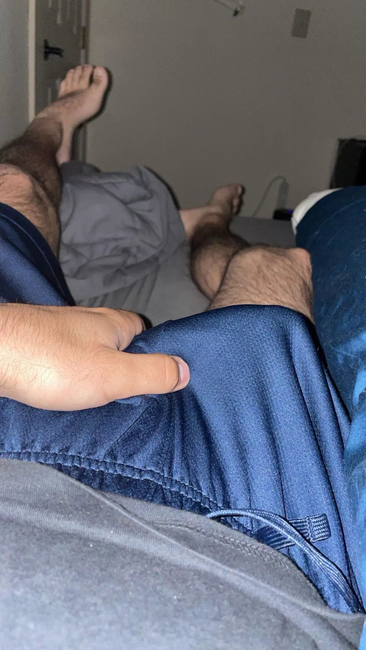 27. Looking for a sexting Buddy, or jerk off buddy. Hit me up!