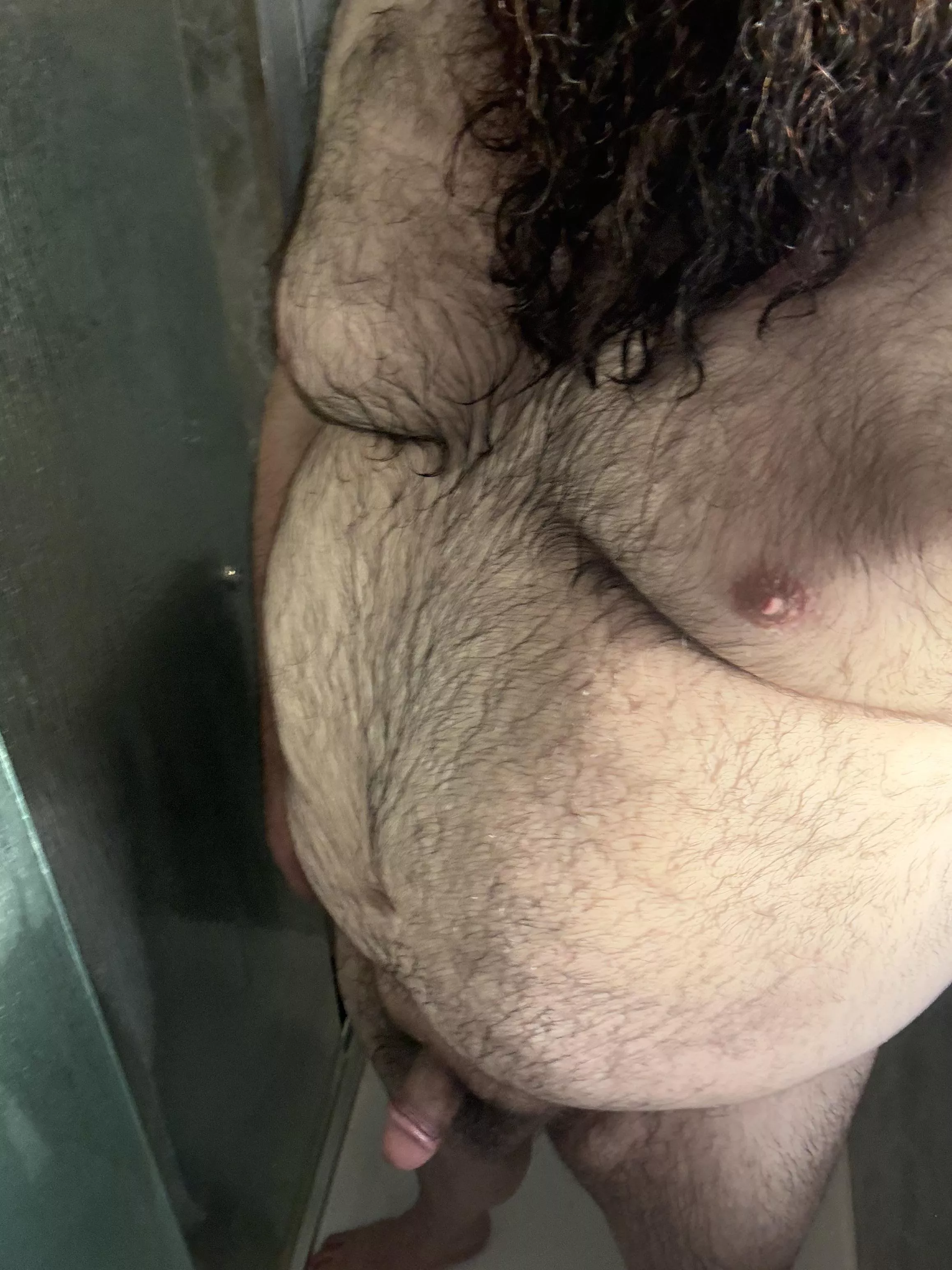 Could one of you lovely ladies help me get my back? 😉