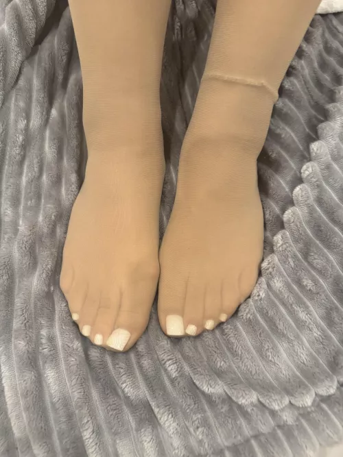 Do you like white toes in hose?