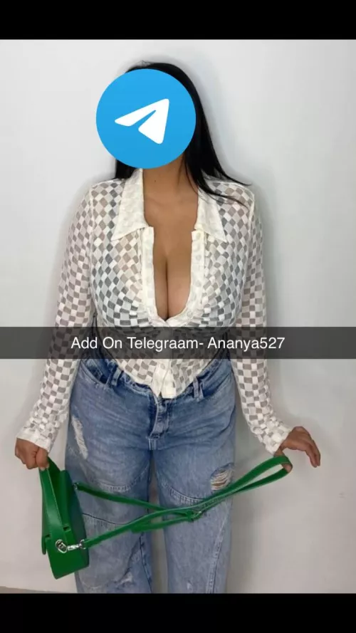 F22...Hot and looking for new experiences! 