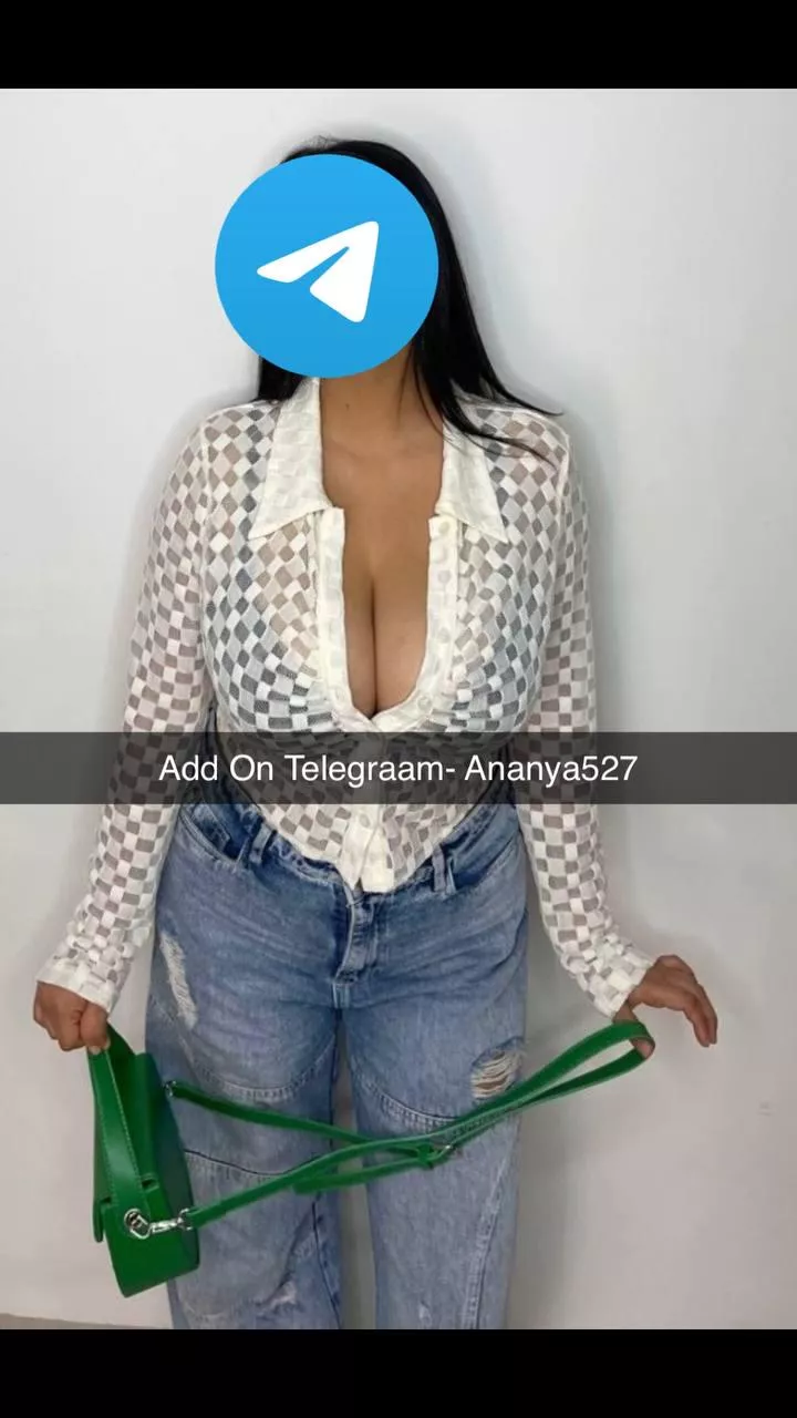 F22...Hot and looking for new experiences! 