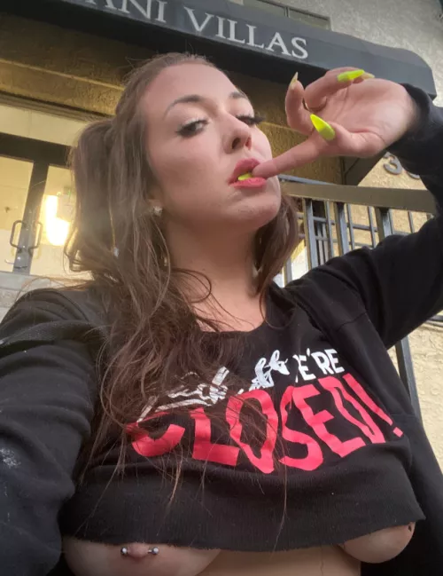 Feeling hot in this selfie