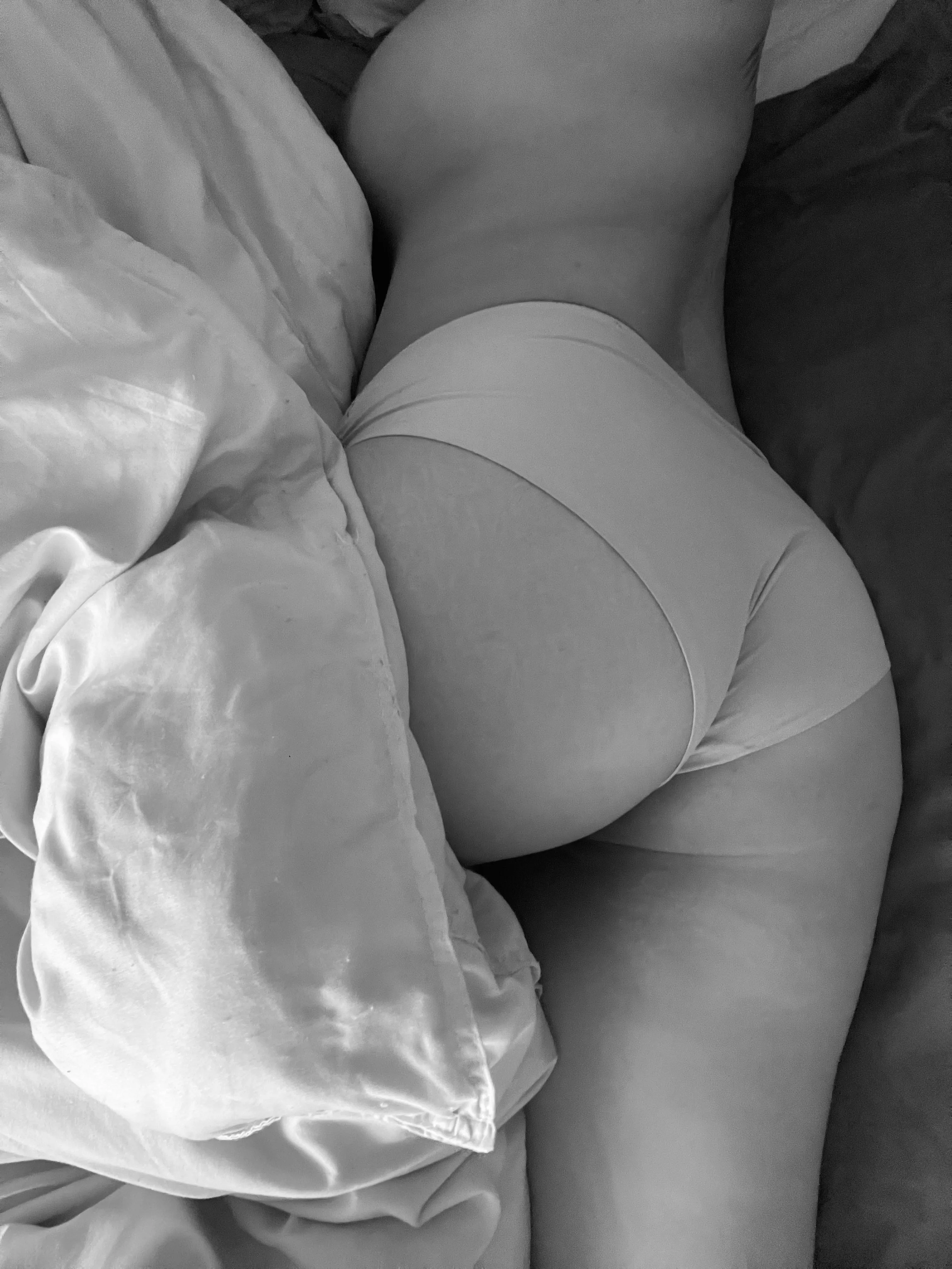 Good morning and happy weekends, SGGM 🖤✨