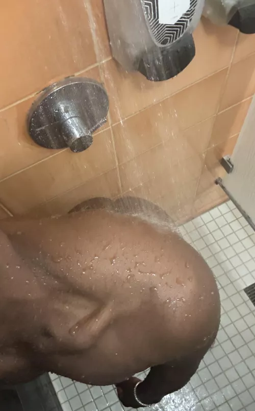 Gym shower 