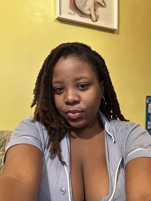 Happy birthday to me and happy payday to you pigs it’s my birthday and I deserve all of your paycheck start sending it over to make my day even more better👸🏽🎂