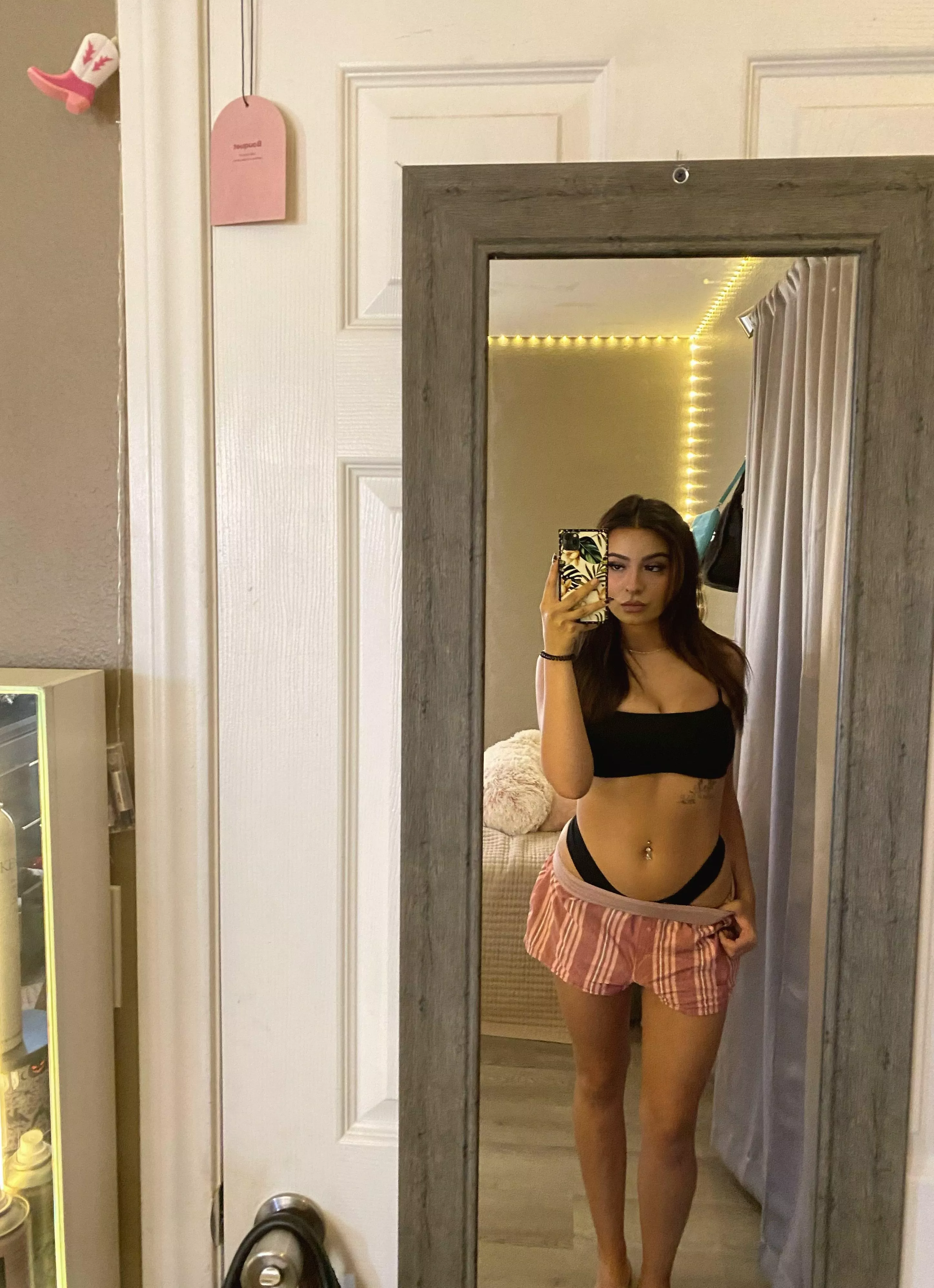 i am too hot for you to handle when i wear my lingerie