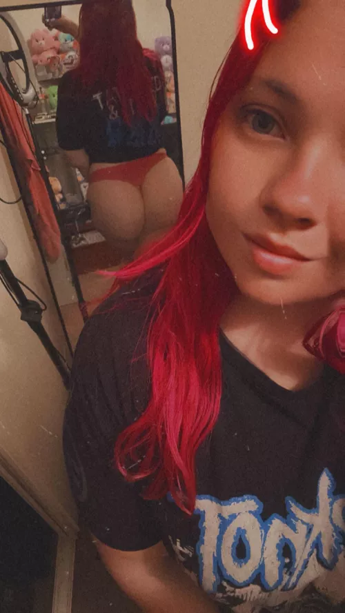 It’s been awhile. Here’s my favourite 🍑 pic right now to make up for it 🥰