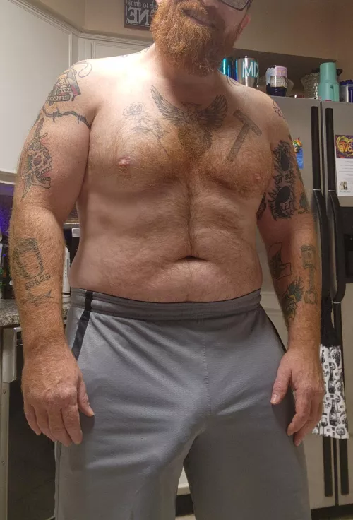 It's officially gray sweatpants season 🤪 