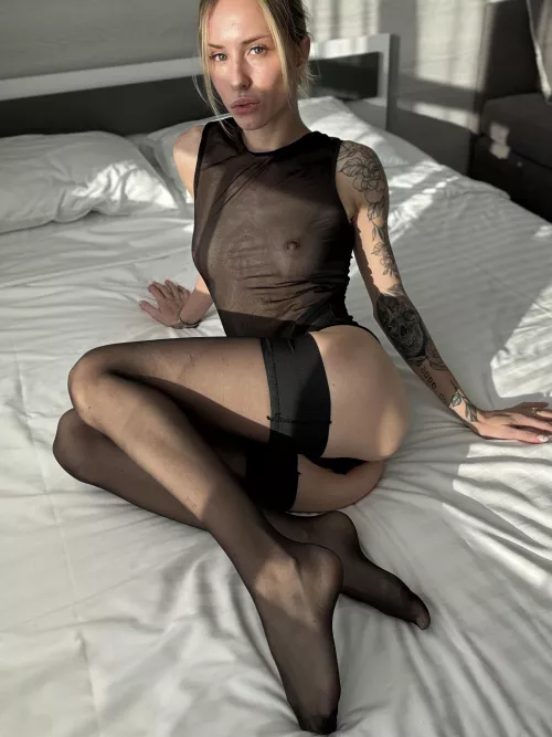 Just showing my pretty thigh highs