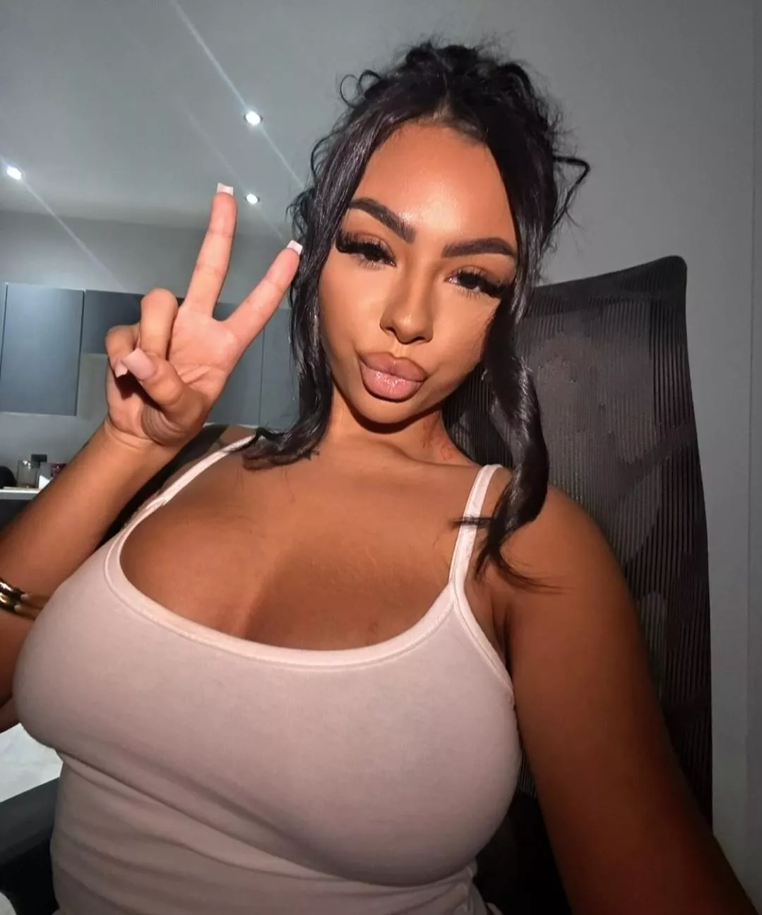 My mama went for a White King, so shall I !! 🤍