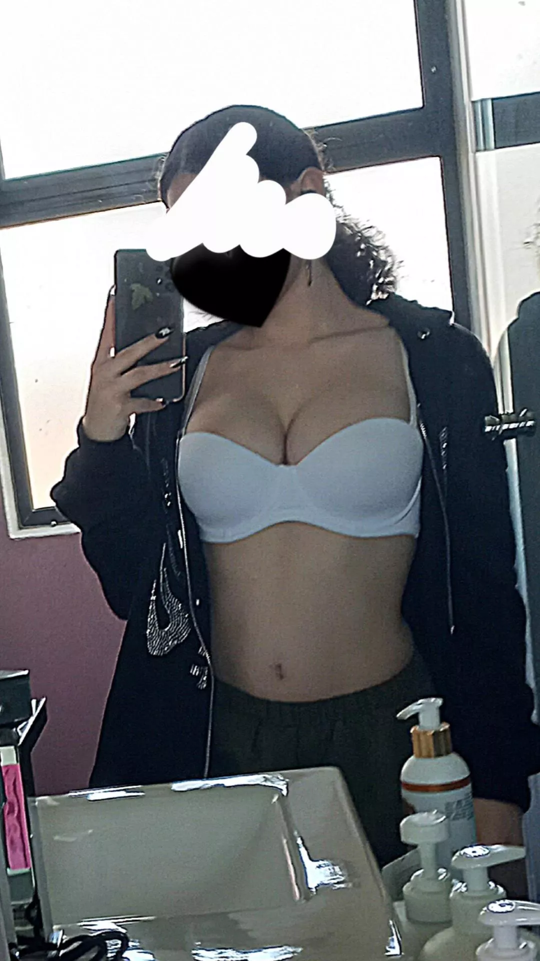 OF/Piggie searching! (18F)