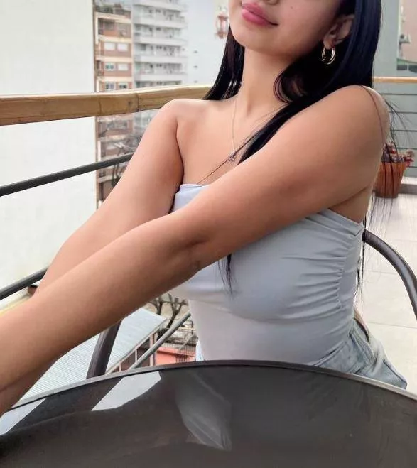 Pizza is my second favorite thing to eat in bed. Wanna know the first one?