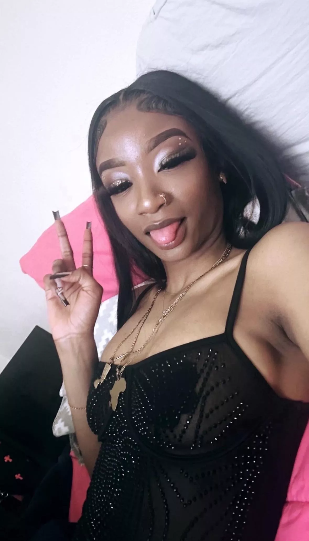 [SELLING] snap me for a videocall (: snap: aliynaaa_ma2🥰 