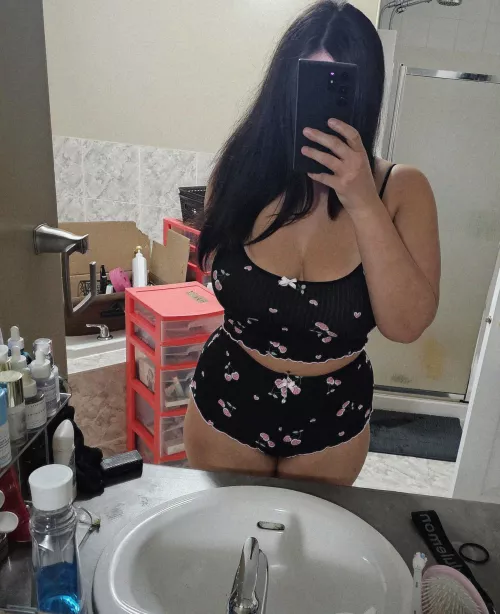 so bored I just rearranged my my room... again. anyone up for some mindless convo??