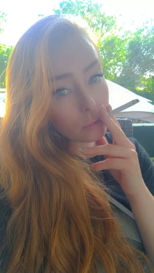 Spellbound Smoke: The Enchantress and Her Mesmerizing Habit 🔥