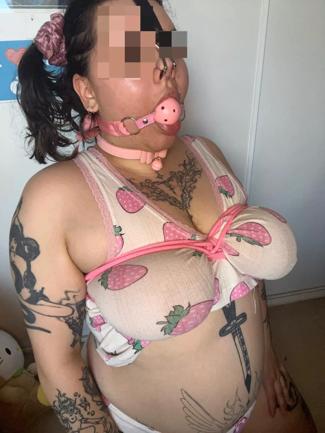 The nose hook completes this look, I love it 