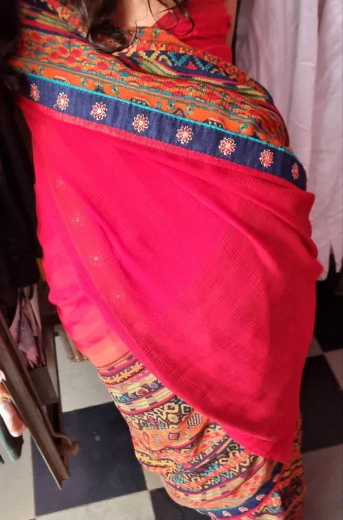 This is my 40 yo slutty marathi mummy having affairs/flings. I have developed cuckson fantasy over her