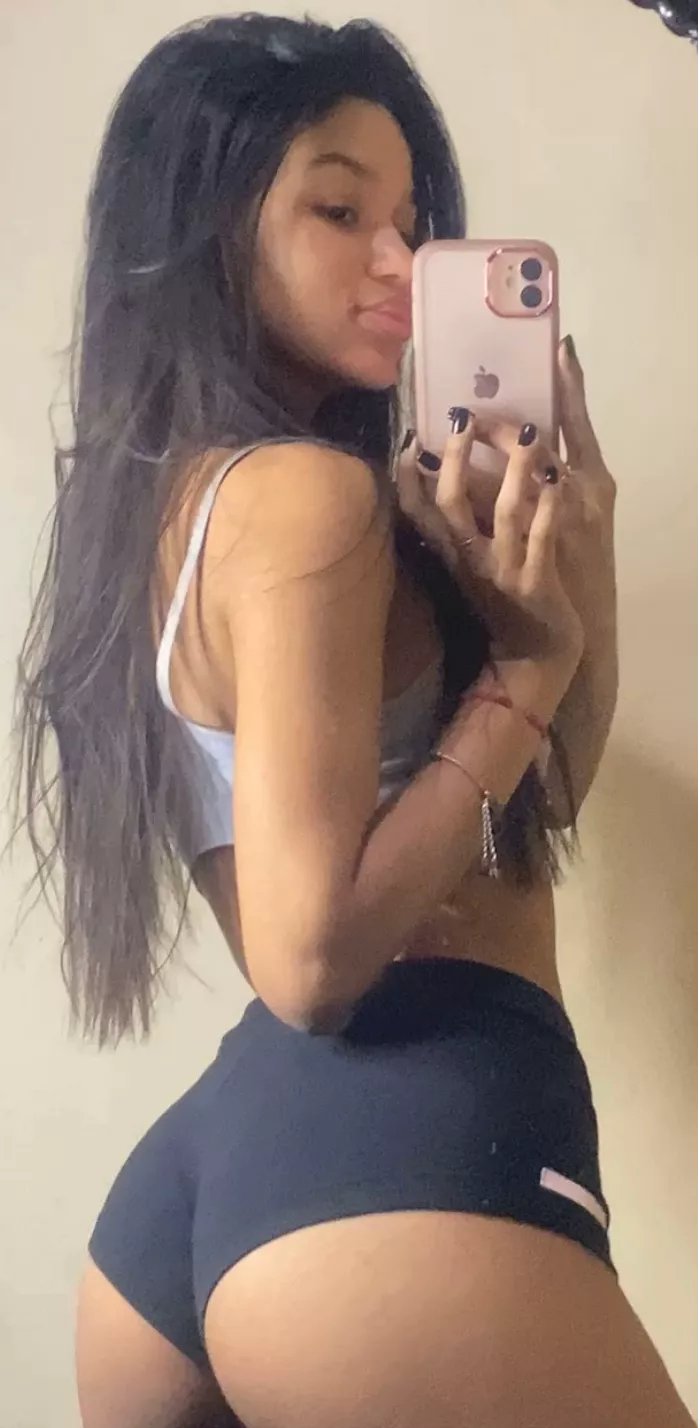 This seasoned ass still knows how to turn heads