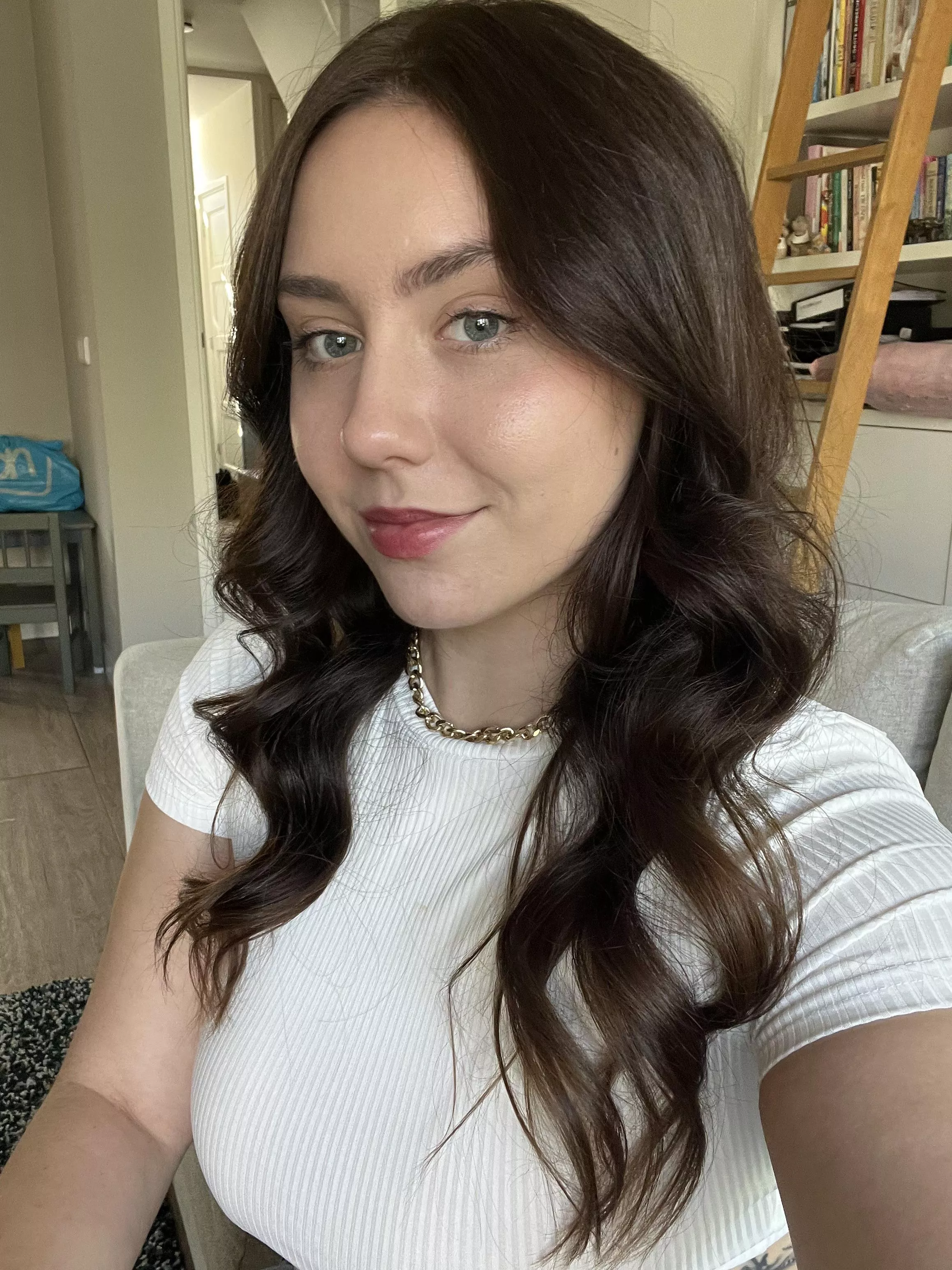 white t’s red lips