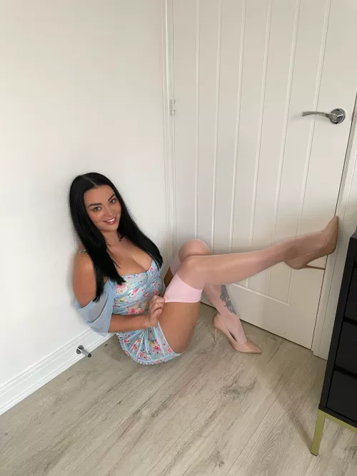 Would you be able to resist a British woman in nude heels 