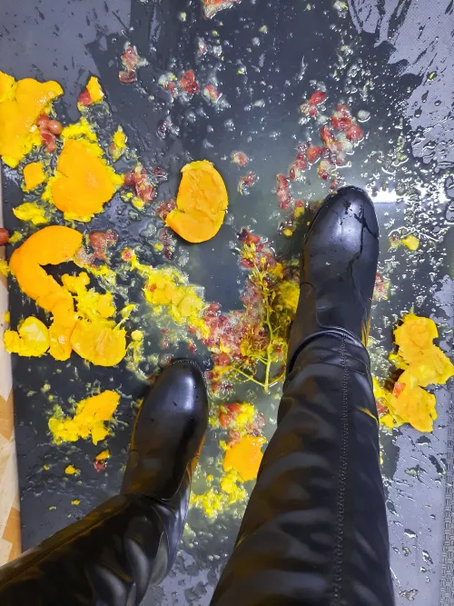 You have no choice but to clean my boots up like the loser you are!