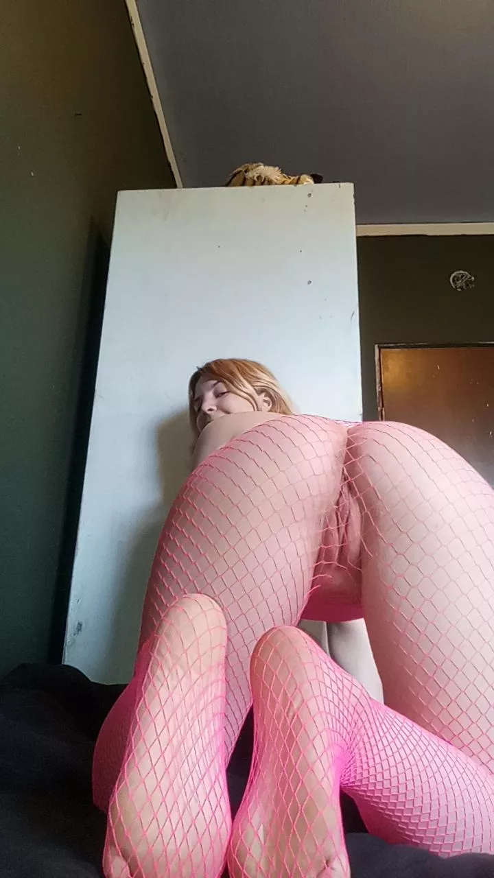 you prefer pink fishnets or black basic ones? 