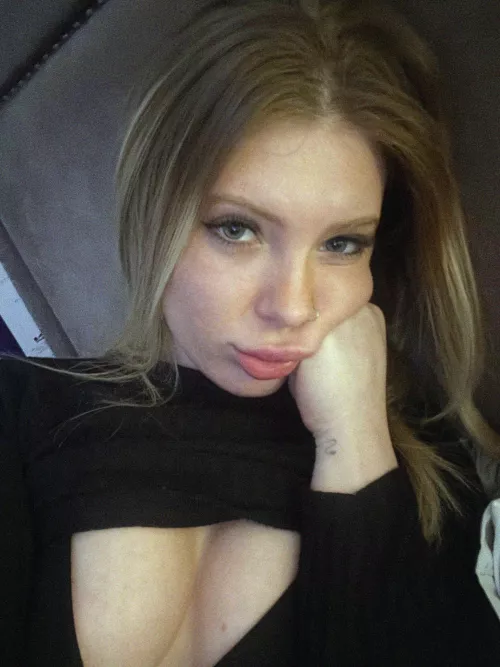 18[F] What Would You Do to Keep My Attention ?