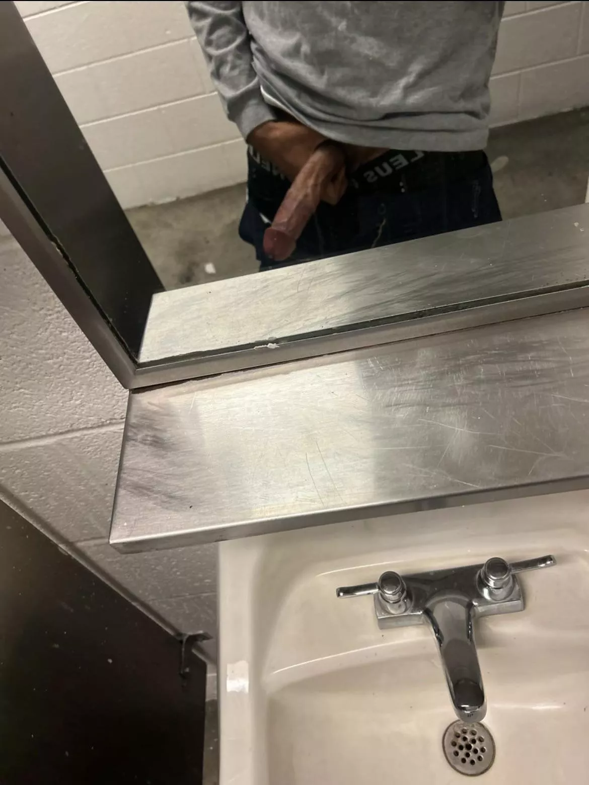 24 at work horny asf