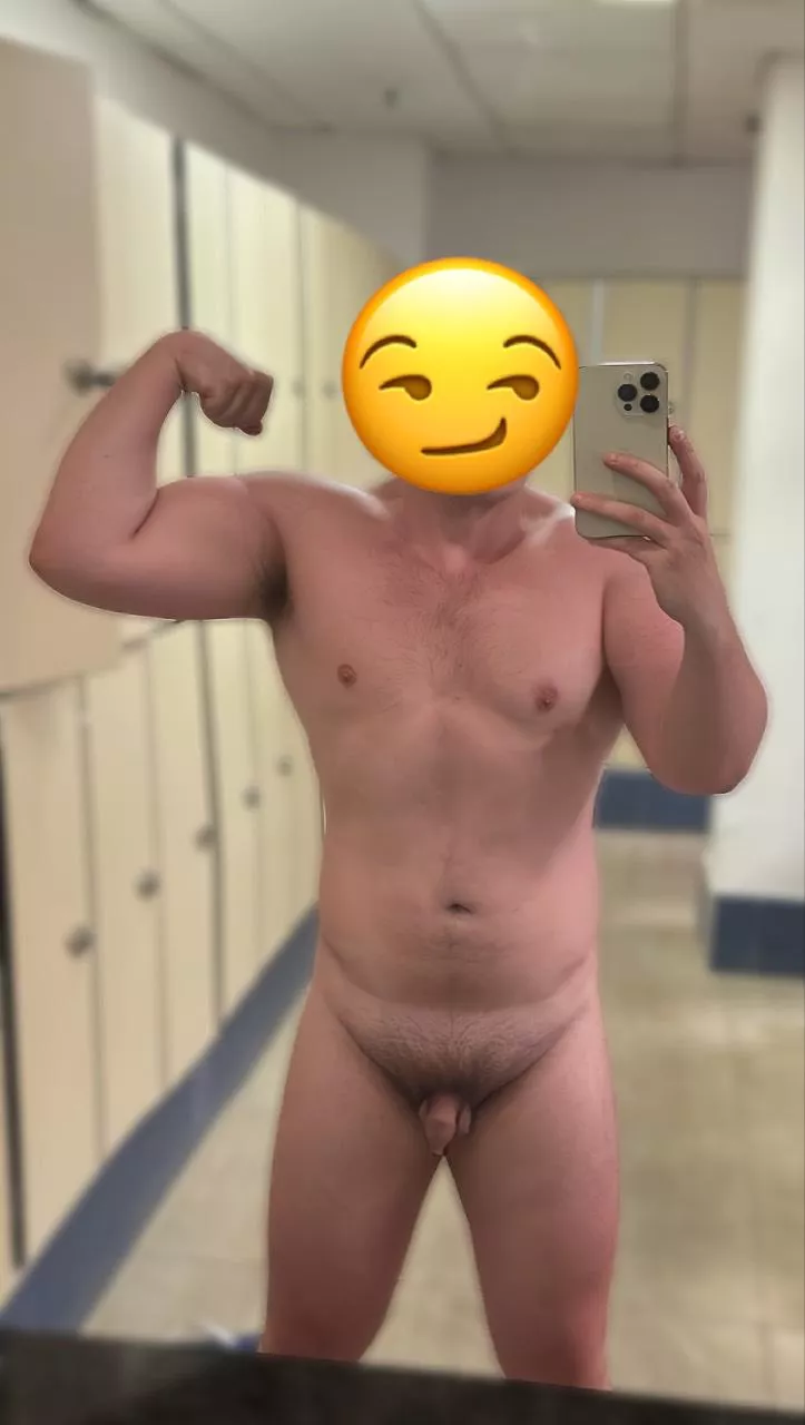 6’2 rugby lad in the locker room  6’2 rugby lad in the locker room