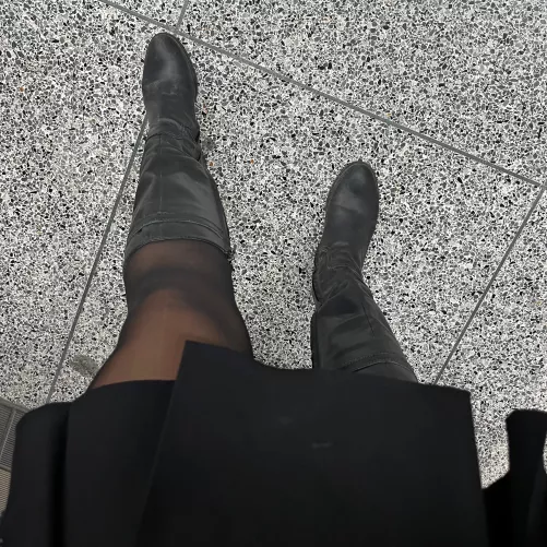 All it takes is one glimpse at my cute little mini skirt and knee-high boots to make your brain go brrrrrrrr for me