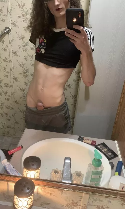 Any straight guys want to try a femboy? 🥰 I have lots of outfits to try on for you! 