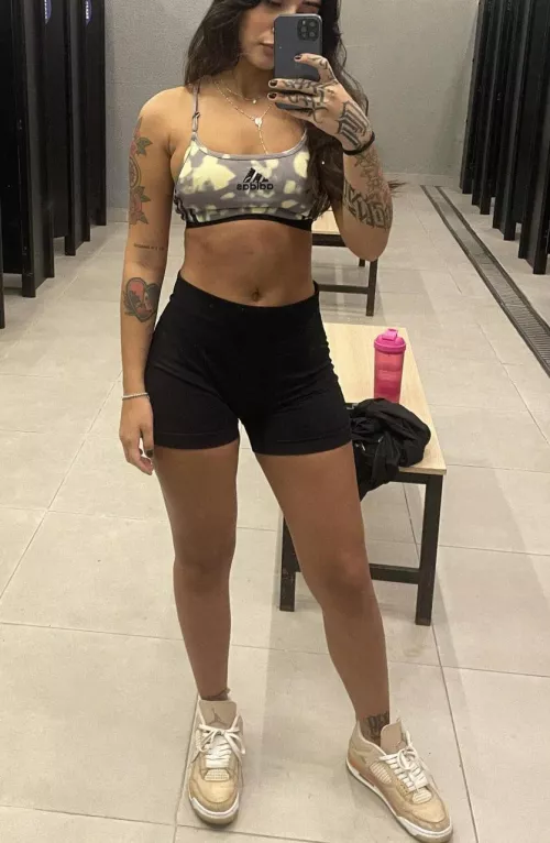 been doing these solo sets... but I think I need someone to make me sweat for different reasons 22f