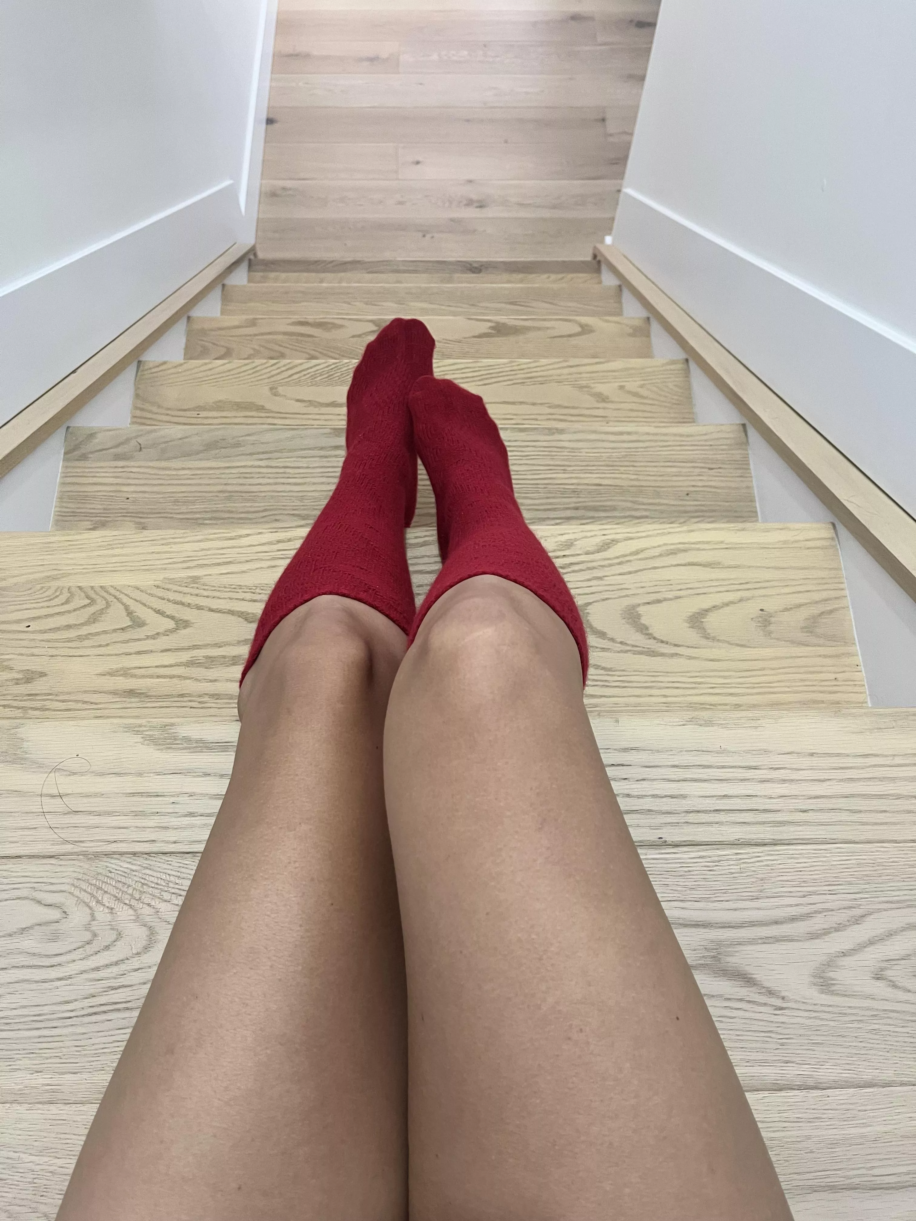 Big feet, long socks 