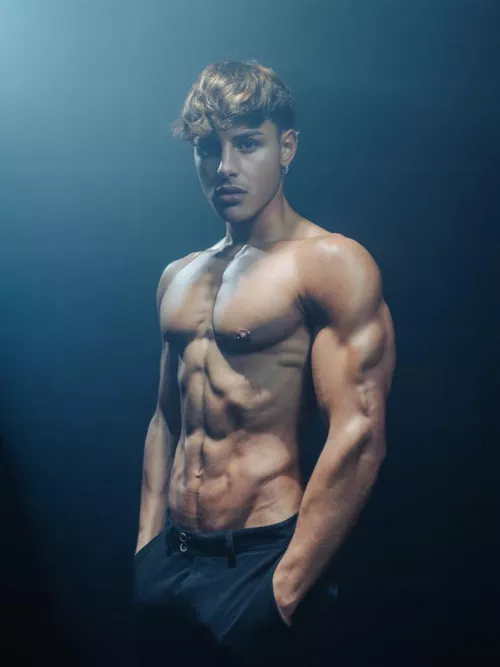 Come lick my abs because that turns me on so much