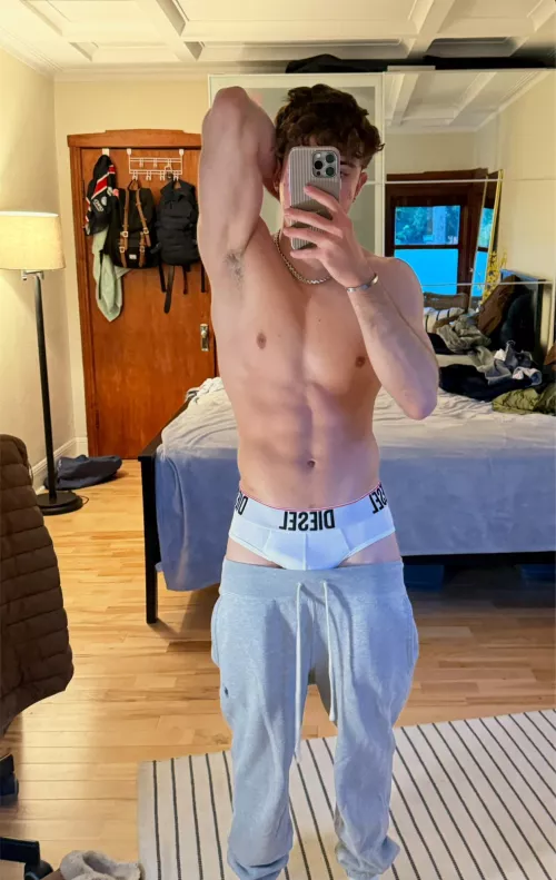 Do you like my sportswear?