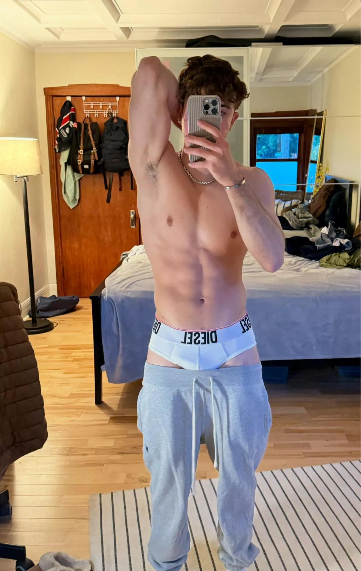 Do you like my sportswear?