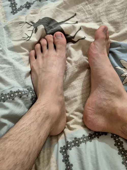 Do You Like Skinny Legs & Big Feet?