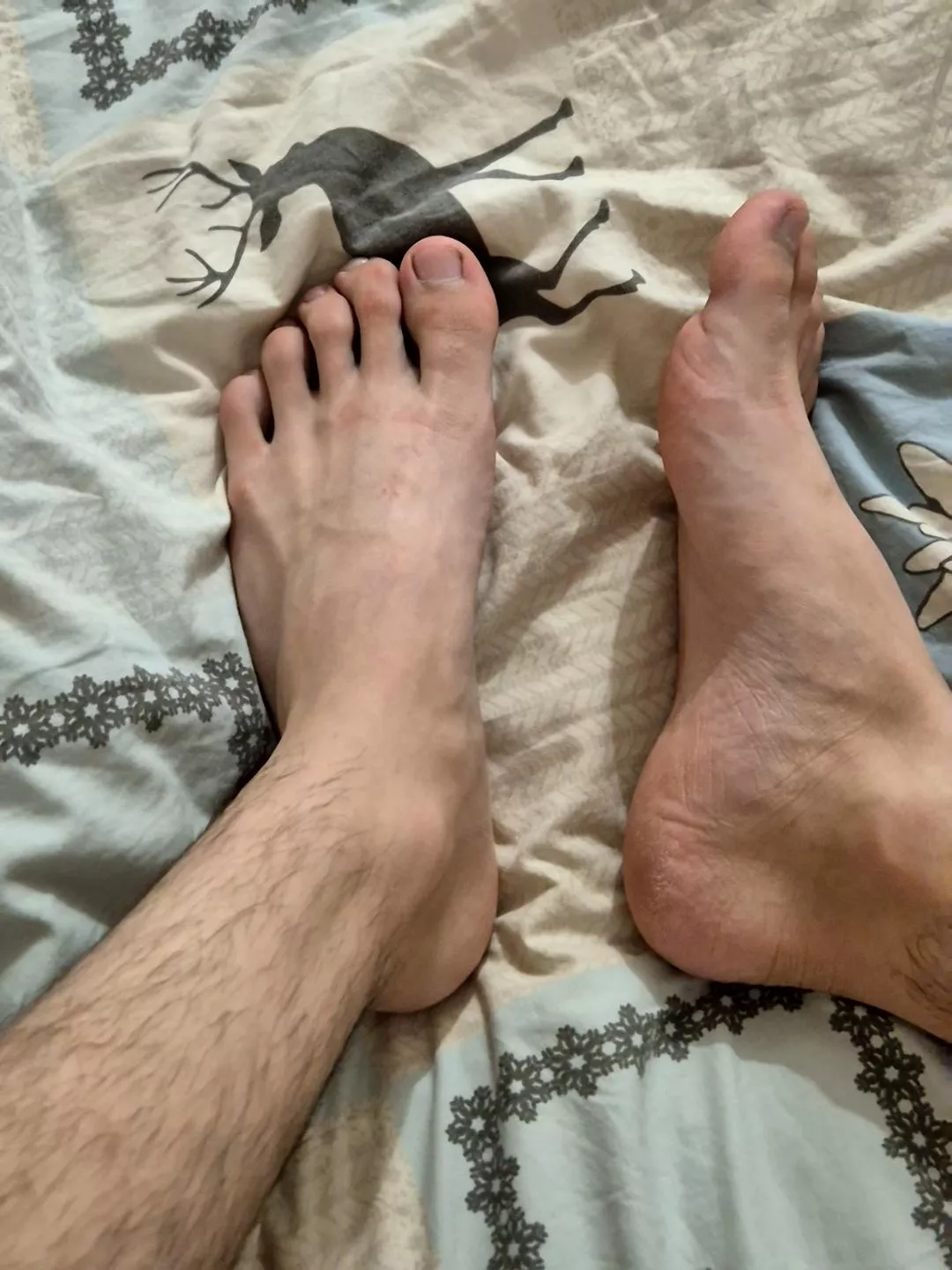 Do You Like Skinny Legs & Big Feet?