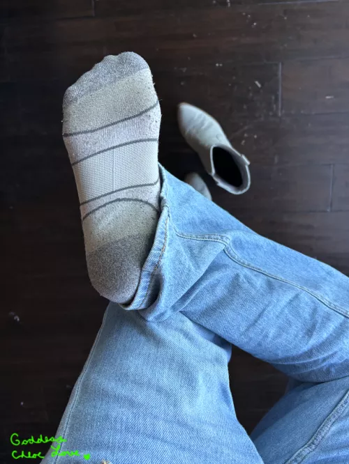 [F] I know you want to smell them, don't you beta.... 